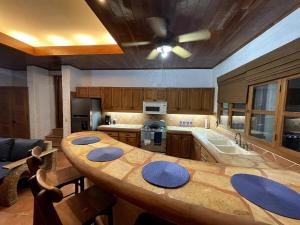 Pelican Eyes Resort Private 1BR Apartment with Bay View