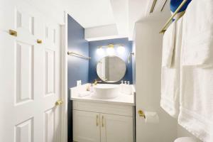 #Marbella Lane- Waikiki Poolview Condo - Near Beach
