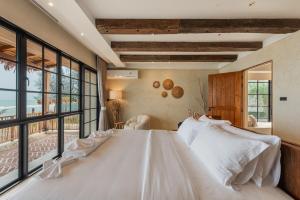 Ultra Luxury Beachfront 5 Bedrooms Pool Villa