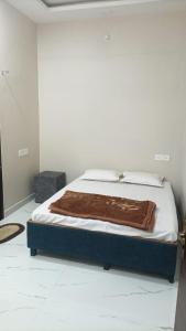 Adinath guest house