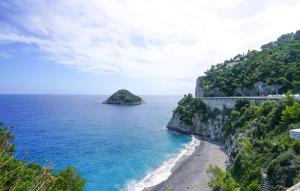 Awesome Apartment In Bergeggi With Wifi