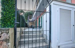 Pet Friendly Apartment In Bergeggi With Wifi