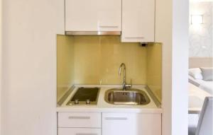 Cozy Apartment In Podstrana With Wifi