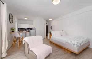 Amazing Apartment In Sibenik With House Sea View