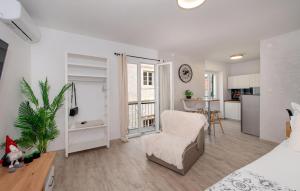 Amazing Apartment In Sibenik With House Sea View