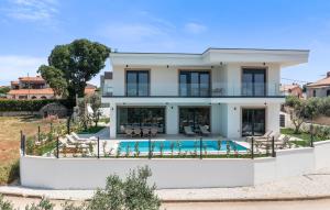 Stunning Home In Galilzana