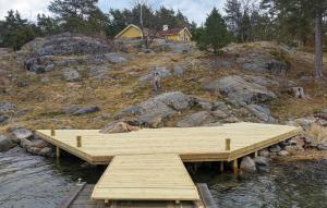Gorgeous Home In Vikbolandet With Wifi