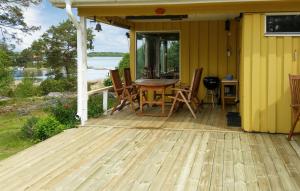 Gorgeous Home In Vikbolandet With Wifi