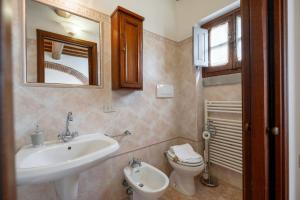 Ground-Floor Flat With Pool Near Cortona