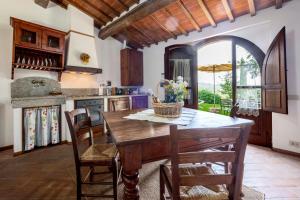 Rustic Agriturismo With Views Of Cortona
