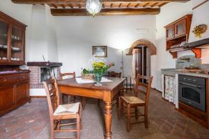 Rustic Agriturismo With Views Of Cortona