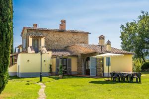 House With Saltwater Pool Facing Val Di Chiana
