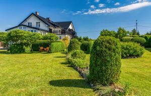 Gorgeous Apartment In Chmielno With Wifi