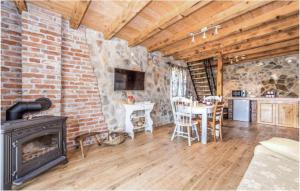 2 Bedroom Stunning Home In Konjevrate