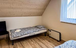 2 Bedroom Gorgeous Home In Zuromino