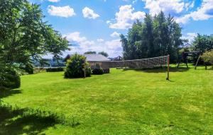 Beautiful Apartment In Chmielno With Wifi