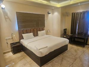 Shahenshah Hotel in Civil Lines, Prayagraj