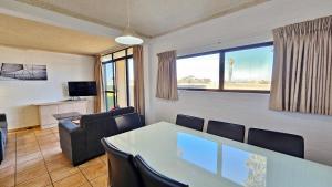 Riverview Holiday Waterfront Apt 14 - 2 Storey - Kalbarri, WA