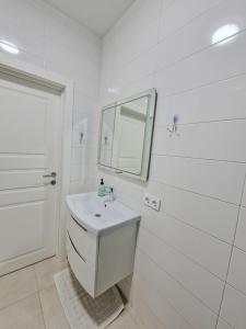 Генератор! Богатирська 6А, 10 хв пішки від метро, Оболонь, дуже тепло!