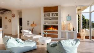 MBIZI lagoon house - Wild Horses & Ocean Views