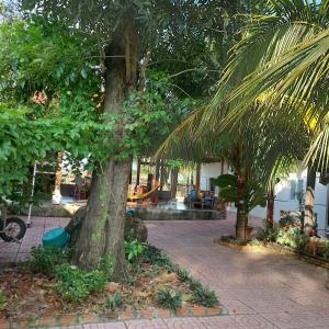 Láng Đá Riverside Homstay Lagi