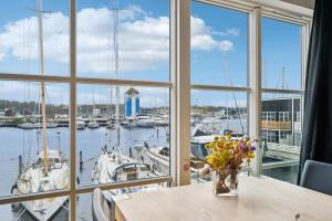 Flot 1 Sals Lejlighed Med Tårnværelse I Øer Maritime Ferieby