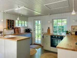 Peaceful Cottage Near Bjerge Sydstrand