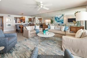 Glimmer Glass Kw Beach Club