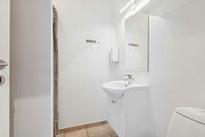 Holiday Apartment Near Sea Beach And Golf