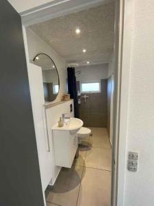 Newly Renovated Holiday Home 150 M From Fjord