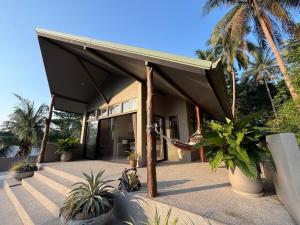 Blue Sky Pool Villa