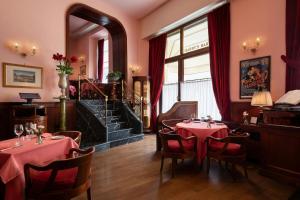 Sina Villa Medici, Autograph Collection