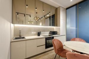 Petrovdom Apartments 149 in RC Zemchuzhina 38, Zhylianska 68,