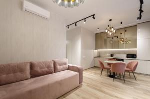 Petrovdom Apartments 149 in RC Zemchuzhina 38, Zhylianska 68,