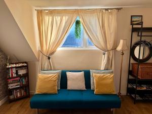 Cozy Loft In The Heart Of Kirkwall OR00239F