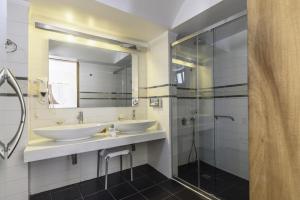 La Mer Deluxe Hotel & Spa Santorini Greece