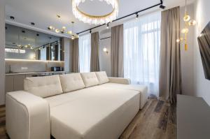 Petrovdom Apartments 157 in RC Zemchuzhina 38, Zhylianska 68,