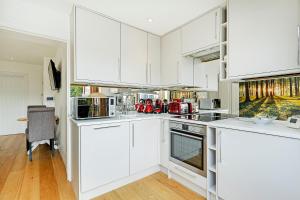 Elegantly Designed Flat by Fulham Broadway Tube