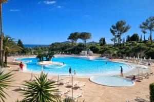 CAP ESTEREL AGAY SAINT RAPHAEL VUE MER Studio 4 personnes chez Evelyne