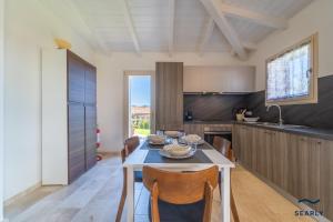 Villa Millelune - by Searly