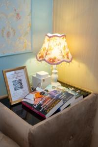 Elegant 1BR Condo with MOA View Netflix and WiFi