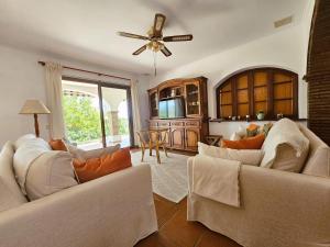 Villa Hermana del Sol by Lica