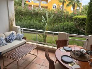 1BR premium, Terrace, Beach Access, Pool