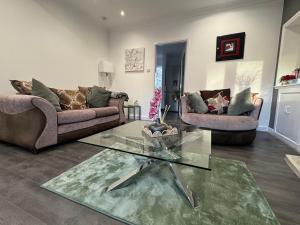 Captivating 3 bedroom home with conservatory