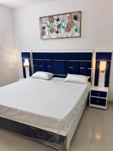 Basera Amber Luxury & Affordable 2bhk Stay LULU Mall