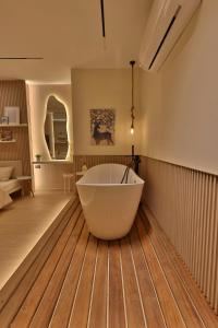 Luxury Studio with Bathtub Near City Stars