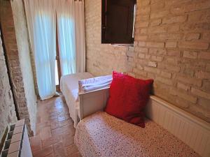 Modern holiday home in Foligno - Loc with pool