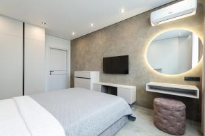 Petrovdom apartments 13 in RC Manhattan City, Beresteiskyi 11