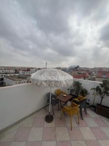 studio elevator, renovated air-conditioned breakfast