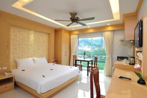 Decare Hotel Patong Weekly Promotion